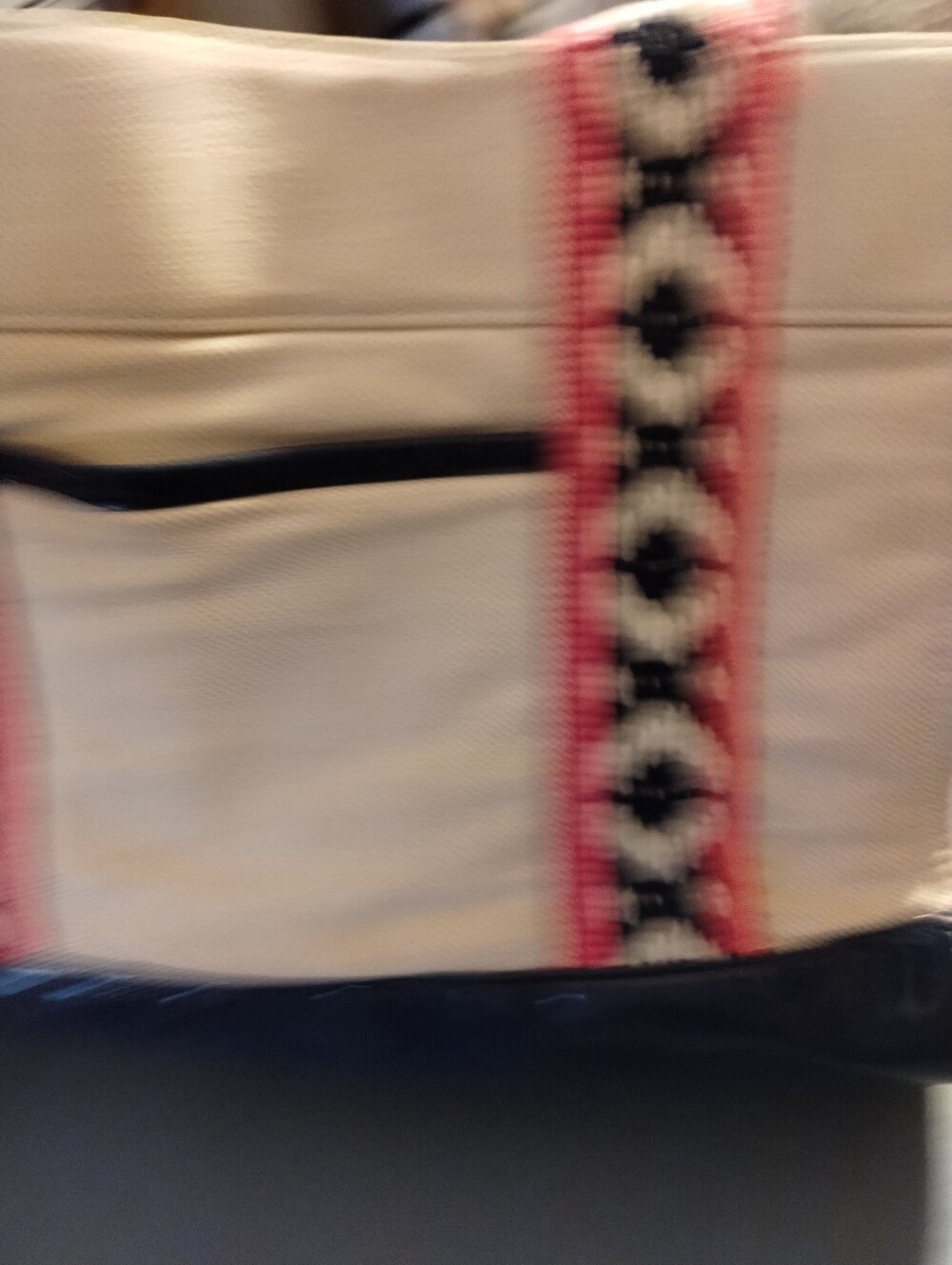 Tory Burch Beige Canvas Signature Tote . - Picture 4 of 5